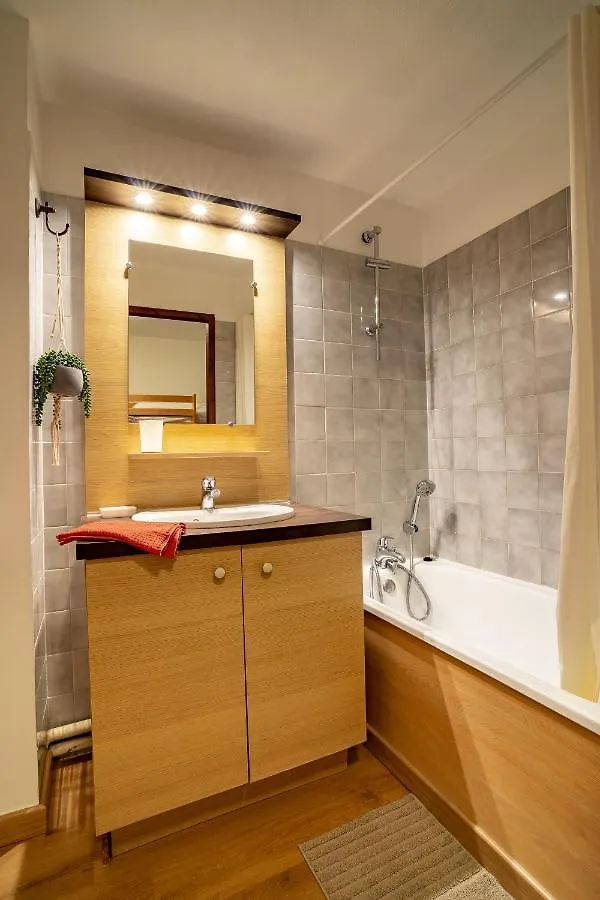 Grand Studio Tout Confort Pour 4 Personnes Brides-les-Bains 0*,